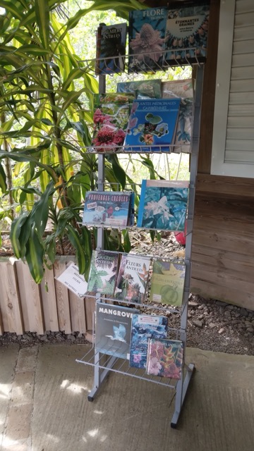 livres sur les plantes de martinique a la pepiniere des trois ilets